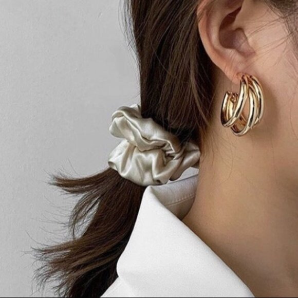 💛18K gold plated C-shaped glam earrings - Picture 5 of 8